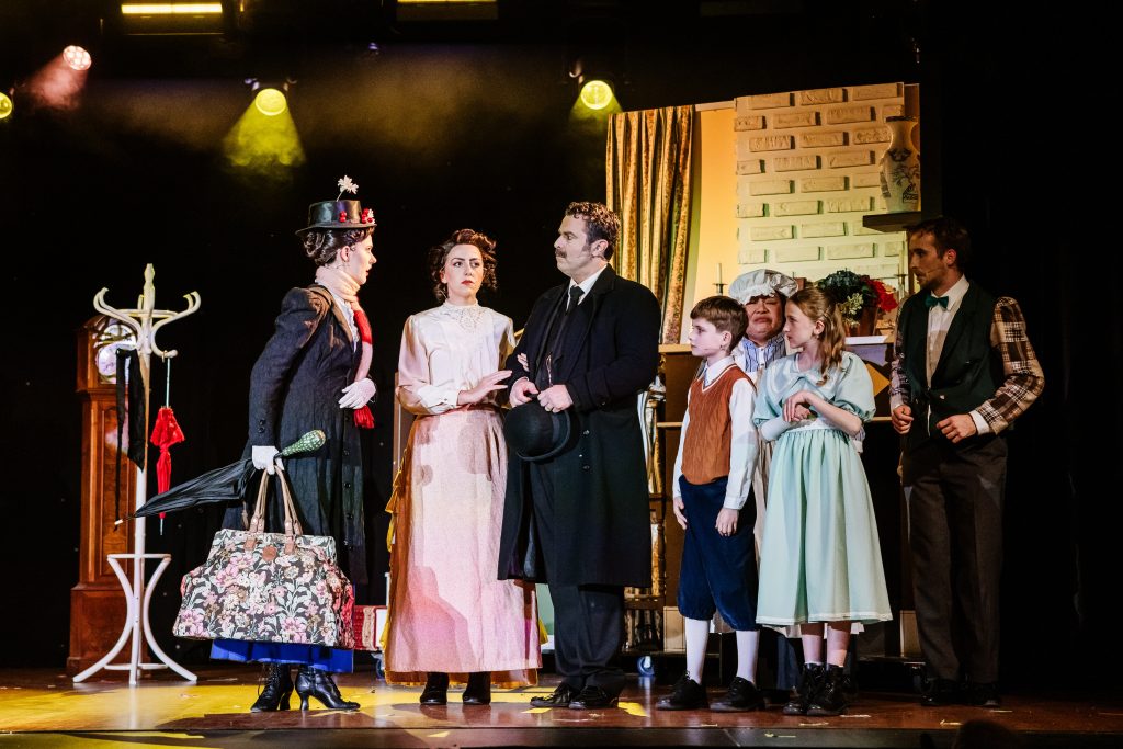 Mary Poppins - Beaconms