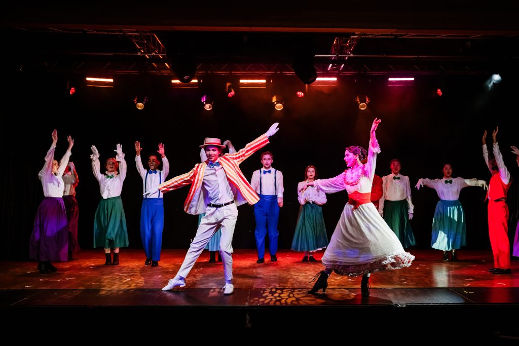 Mary Poppins - Beaconms