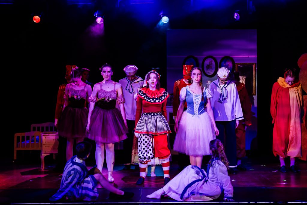 Mary Poppins - Beaconms