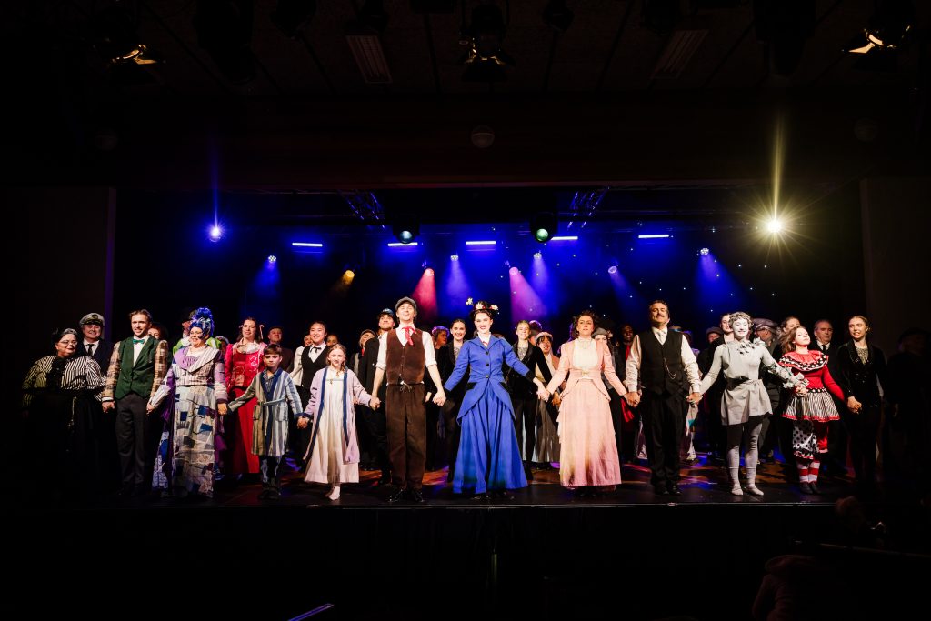Mary Poppins - Beaconms